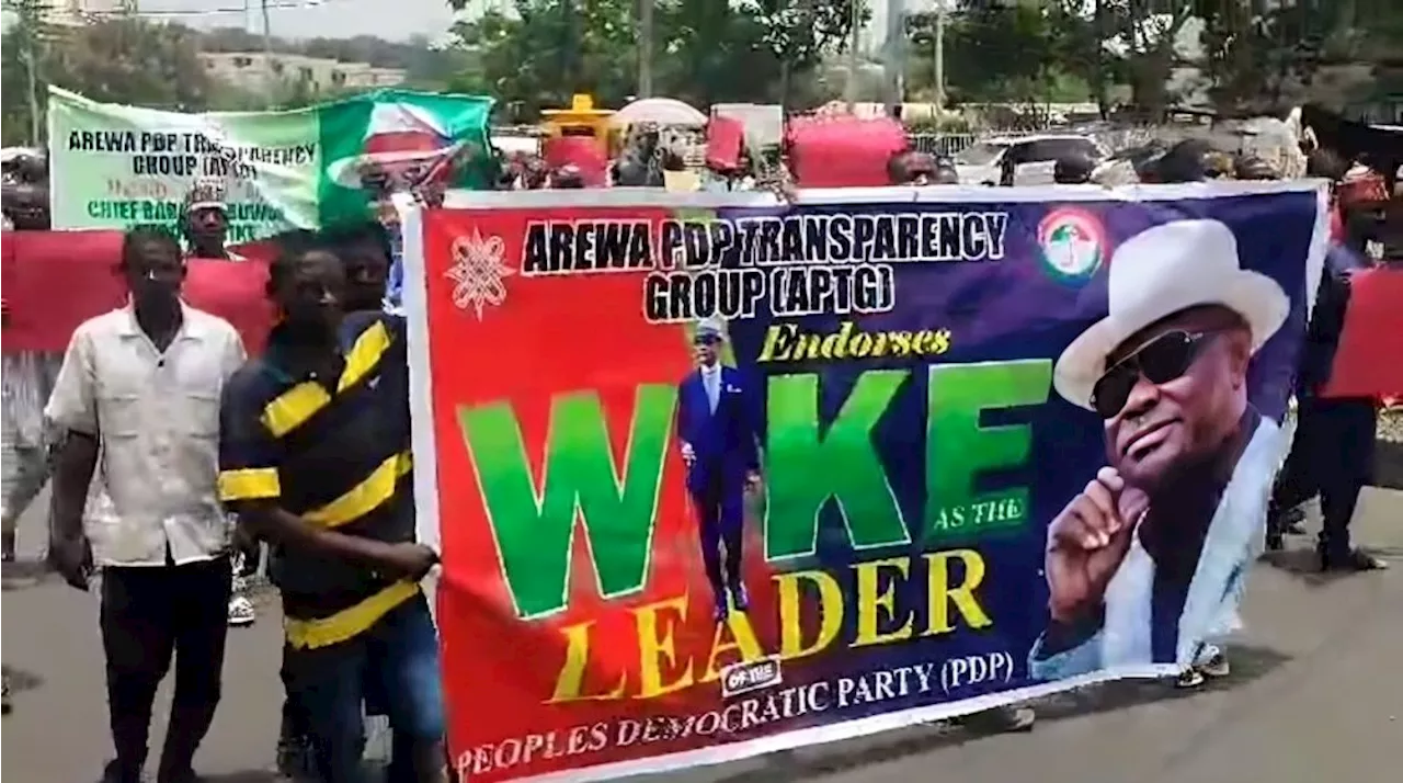 JUST IN: Protesters storm PDP headquarters ahead of Thursday’s NEC meeting [VIDEO]