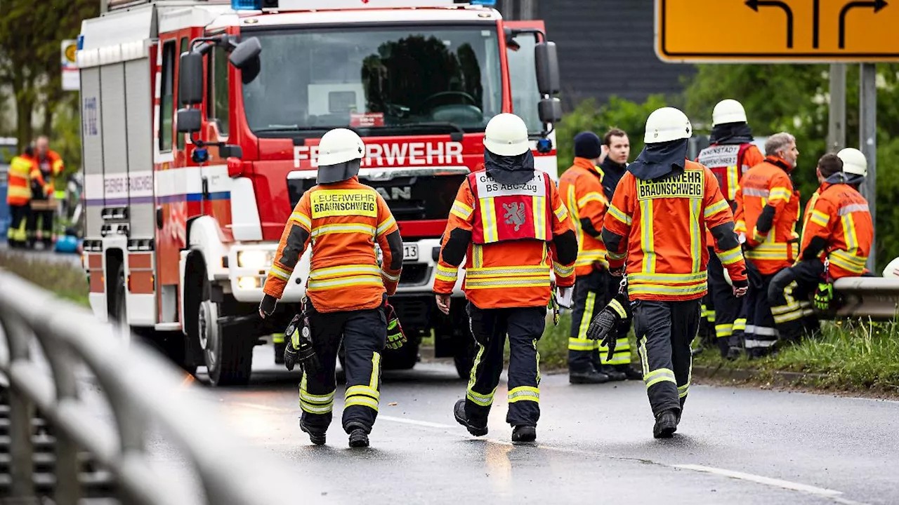 Niedersachsen & Bremen: Großbrand in Braunschweig unter Kontrolle