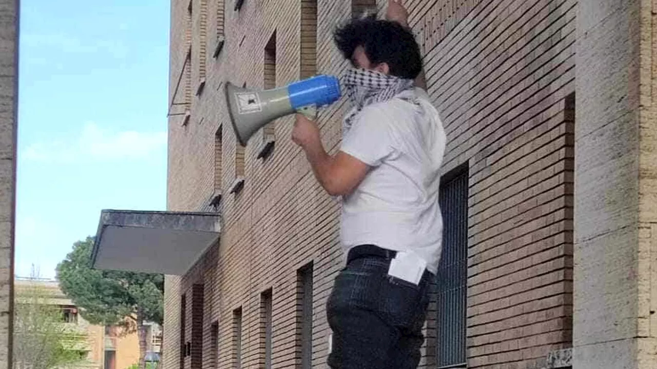 Studenti pro Gaza alla Sapienza: tra i manifestanti anarchici e palestinese vicino ad Hamas