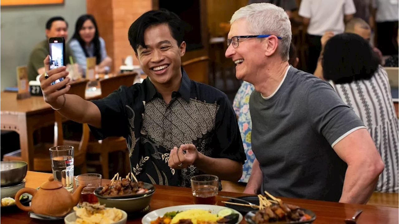 Sebelum Ketemu Jokowi, CEO Apple Tim Cook Kulineran Makan Sate Ayam: Apa Istimewanya?