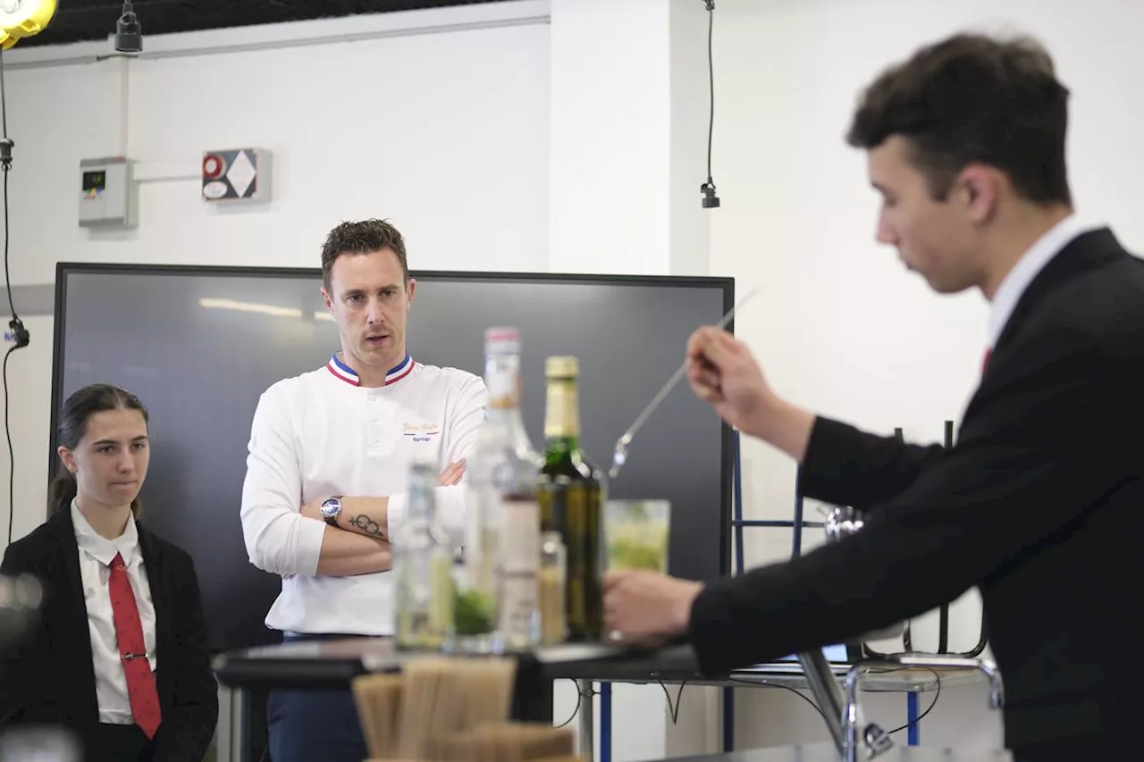 « Les éduquer pour en faire des sommeliers des spiritueux » : à Mont-de-Marsan, la filière barman du CFA a le goût de l’excellence