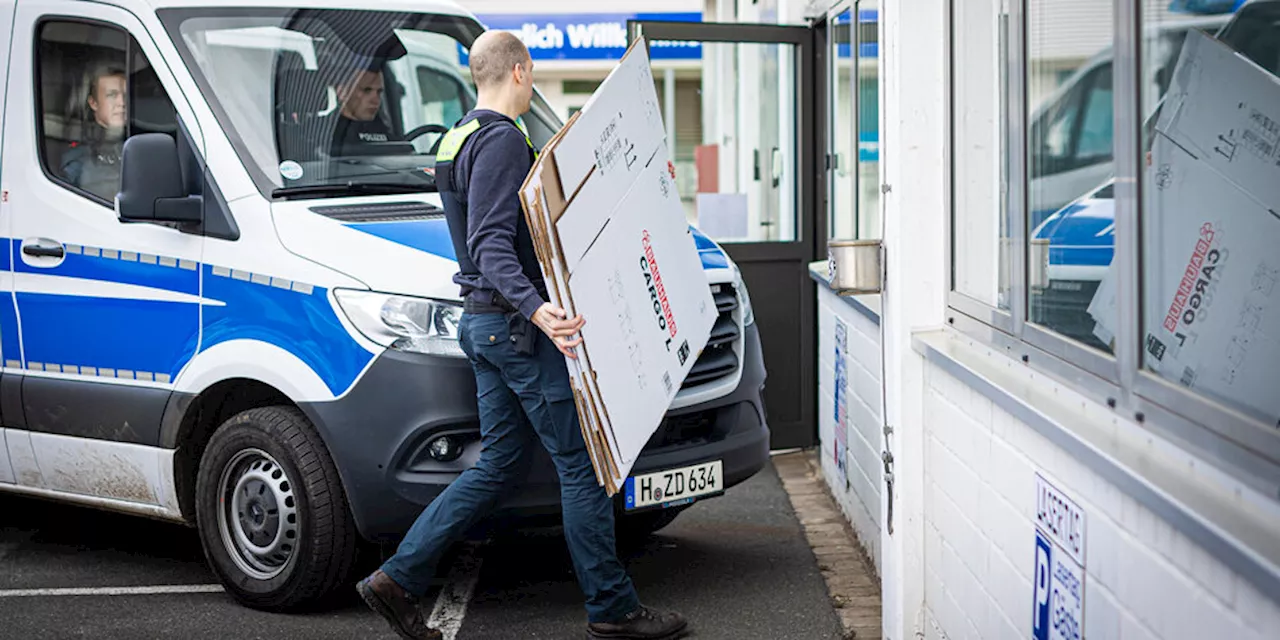 Durchsuchungen von AfD-Büros: Suche nach der schwarzen AfD-Kasse