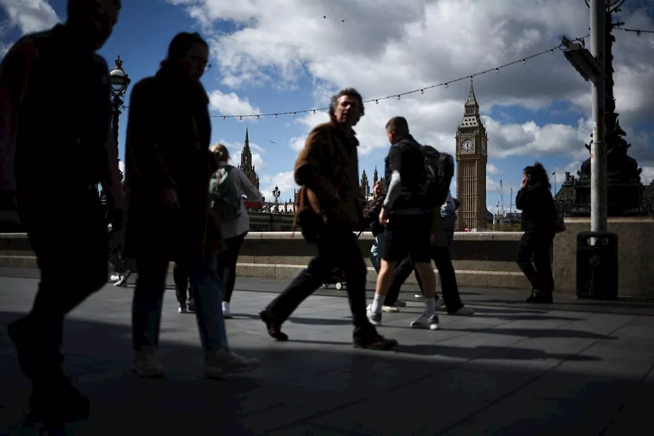 Pediatricians urge govt to outlaw smacking kids in England, Northern Ireland