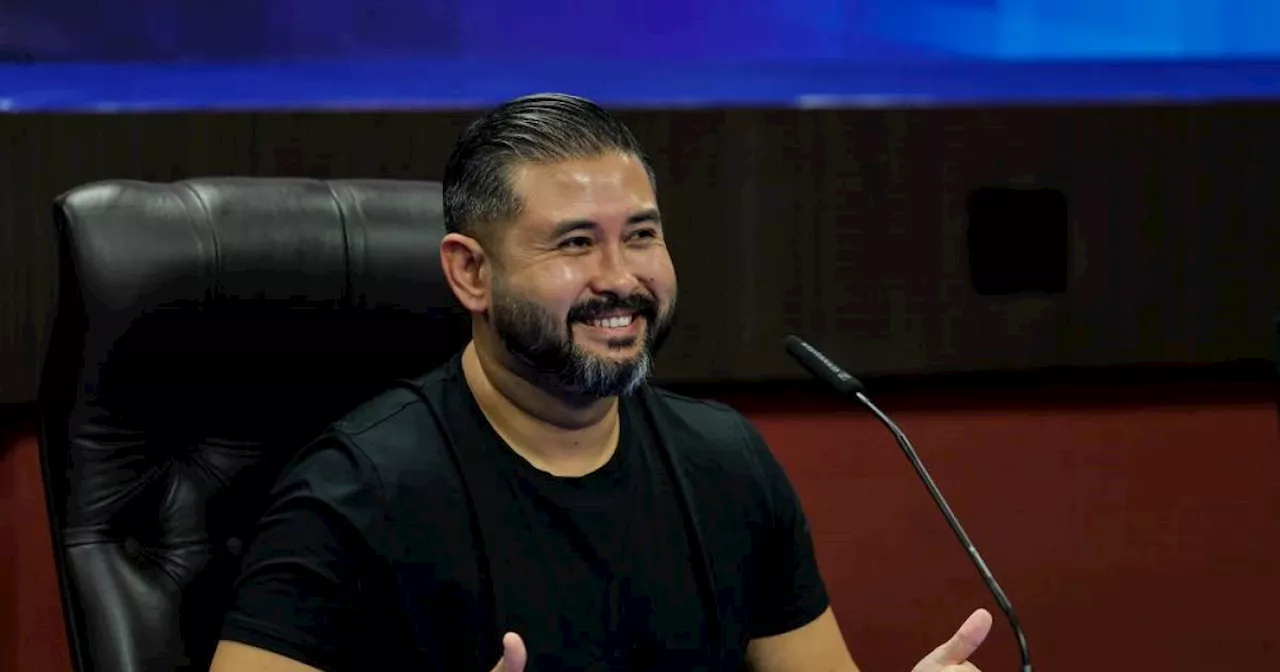 Tunku Ismail agrees to donate hybrid grass for national stadium pitch