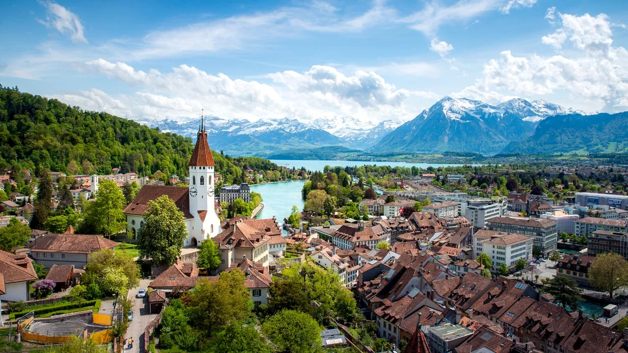 Sul Trenino Verde delle Alpi: in viaggio da Domodossola a Berna tra panorami eccezionali