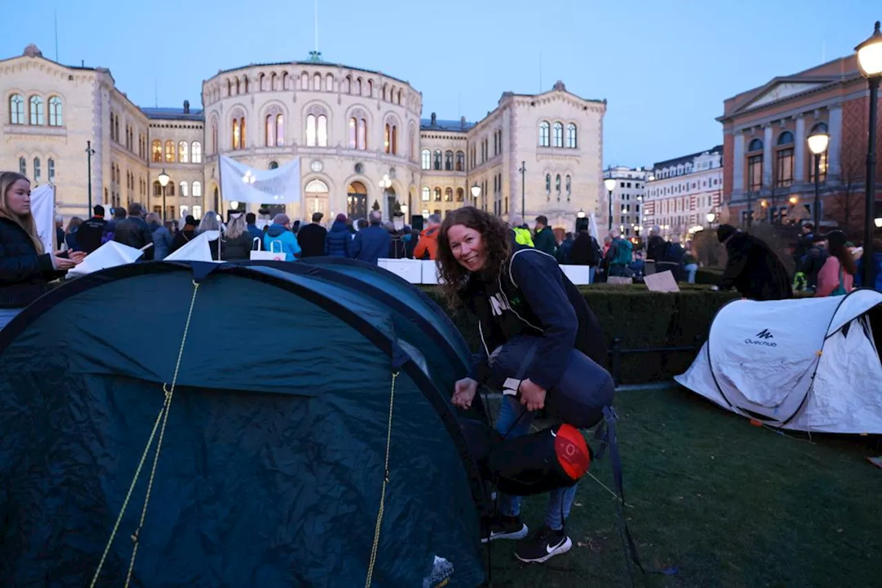 Kristin skal sove utenfor Stortinget: – Vi blir færre