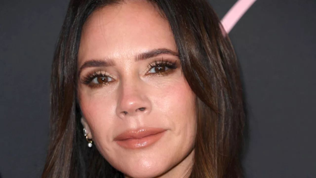 Victoria Beckham celebra 50 años y revelamos toda su rutina de belleza y sus secretos de bienestar