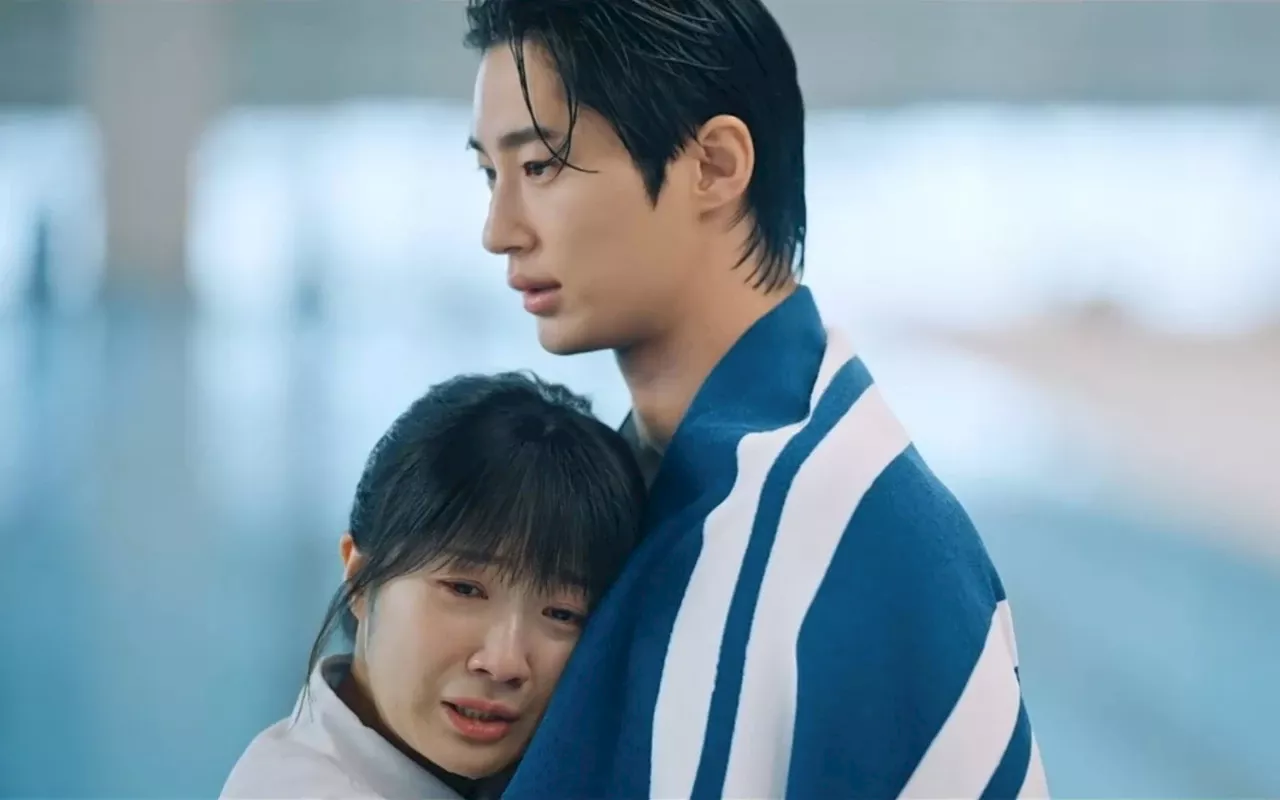 'Lovely Runner' Episode 1-4 Recap: Kim Hye Yoon Time Travel demi Selamatkan Byeon Woo Seok