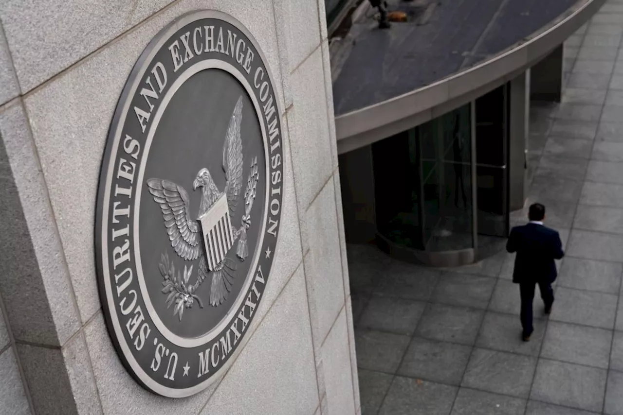 SEC Targets Its Own Staff’s Texting, Nixes WhatsApp on Work Phones