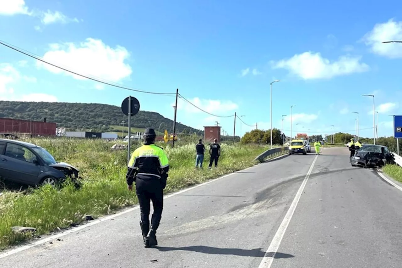 Prova a uccidere l'ex schiantandosi contro sua auto, fermato