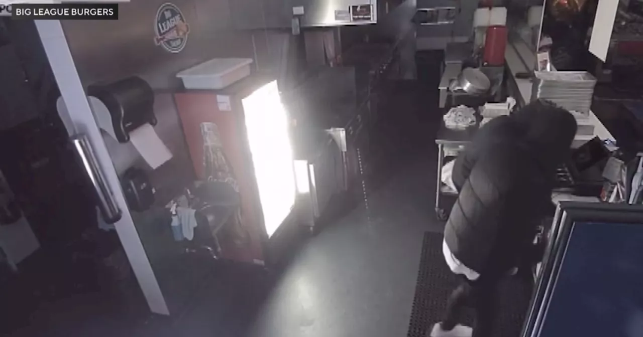 Cameras catch Northwest Side Chicago restaurant being burglarized for second time