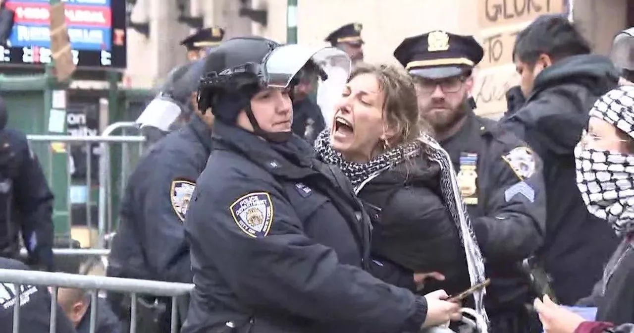 More arrests at Columbia University as pro-Palestinian, pro-Israeli demonstrators face off