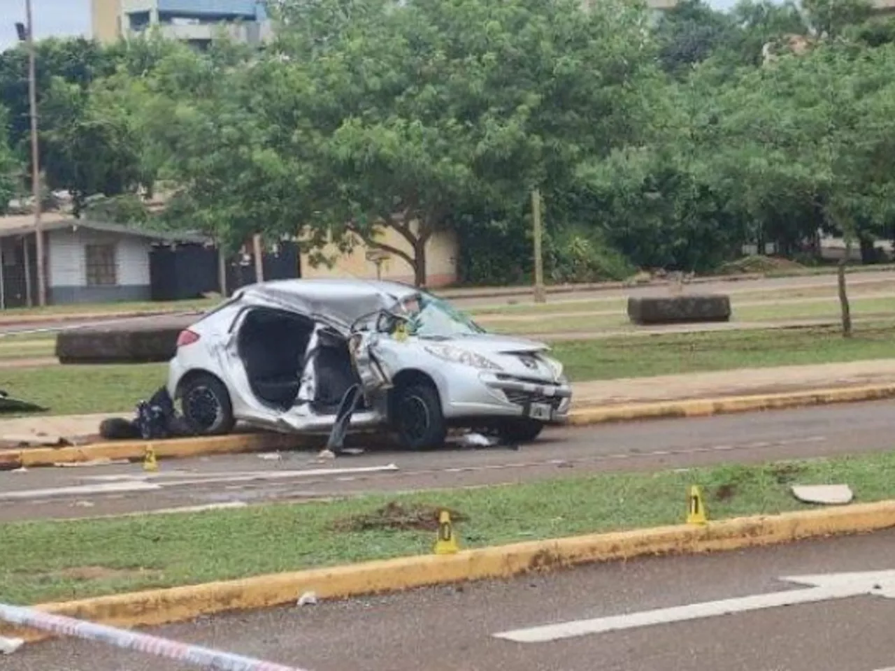 Dos estudiantes de 17 años murieron tras sufrir un accidente en la costanera de Posadas