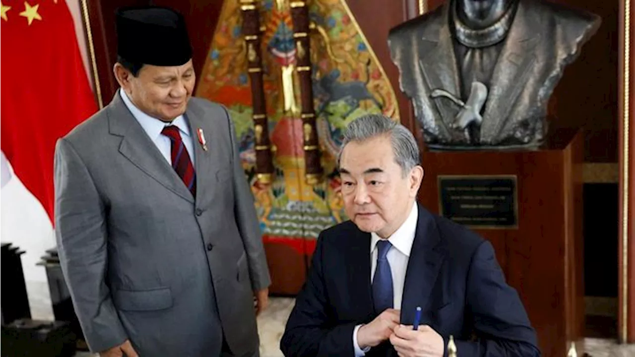 Foto: Usai Temui Jokowi, Menlu China Wang Yi Langsung Sowan ke Prabowo