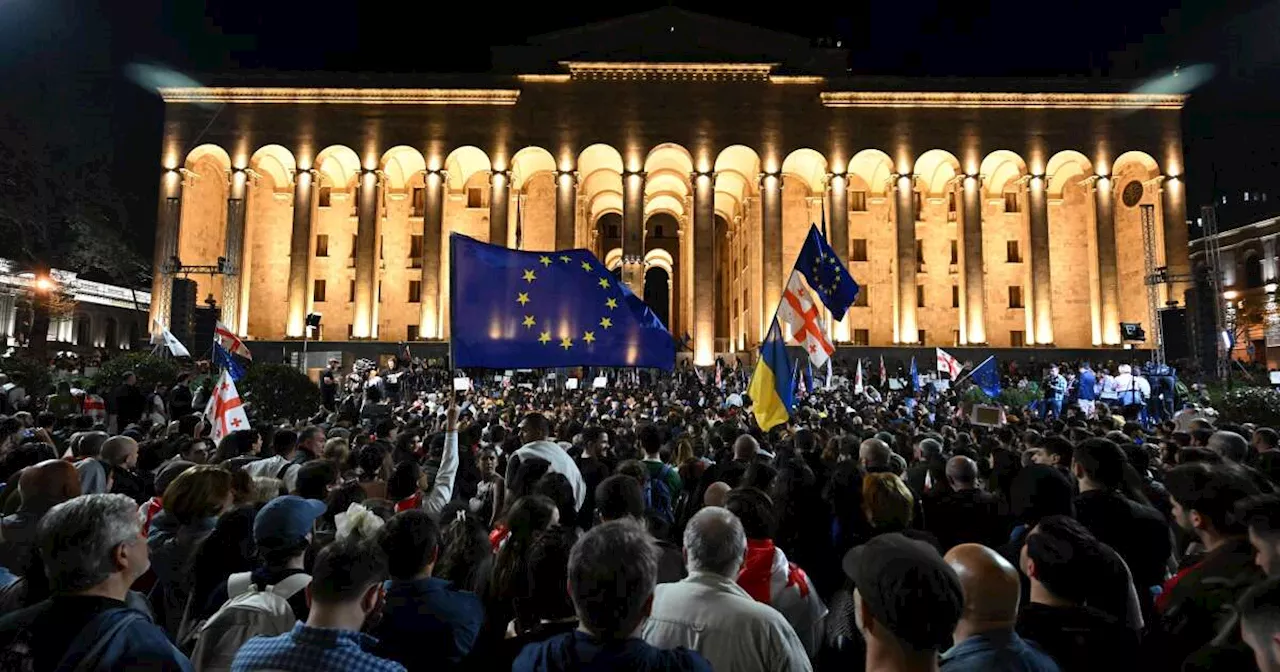 En Géorgie, 20 000 personnes manifestent contre une loi sur l’“influence étrangère”