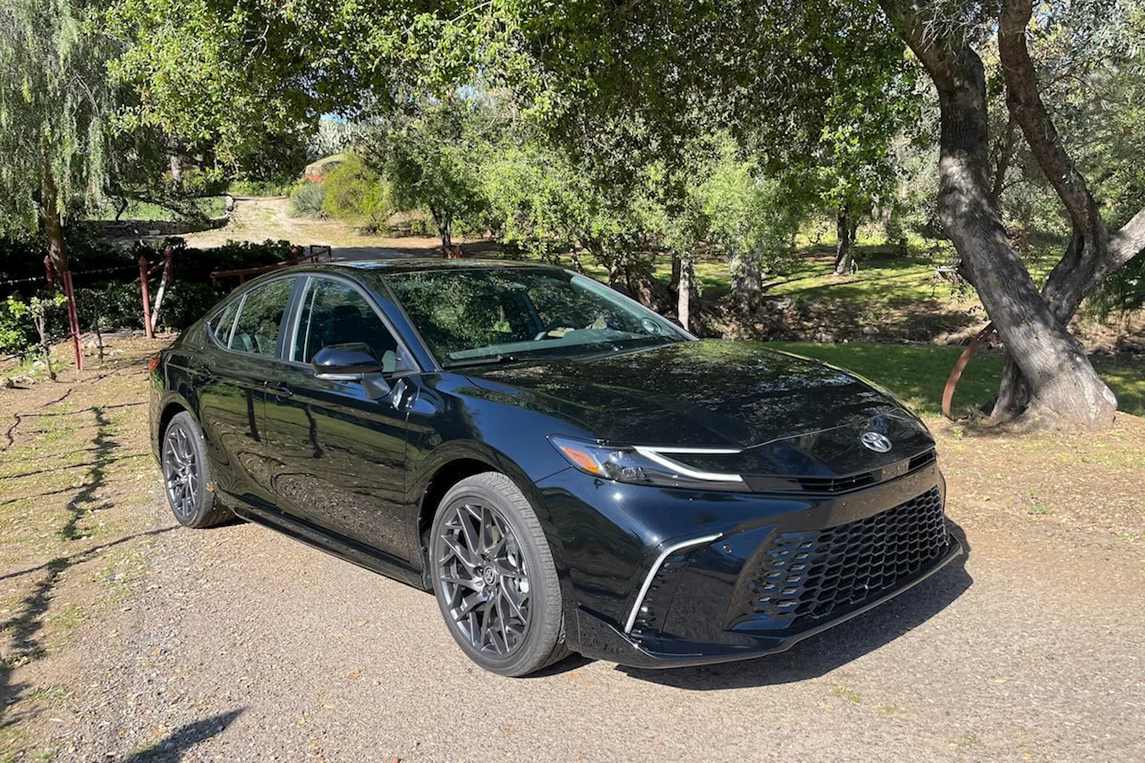 Toyota overhauls Camry with sportier look for 2025 and will offer only as a hybrid