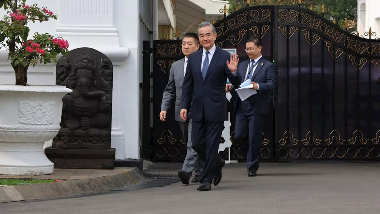 Presiden Jokowi-Menlu Wang Yi Bahas Perlunya Deeskalasi Timur Tengah