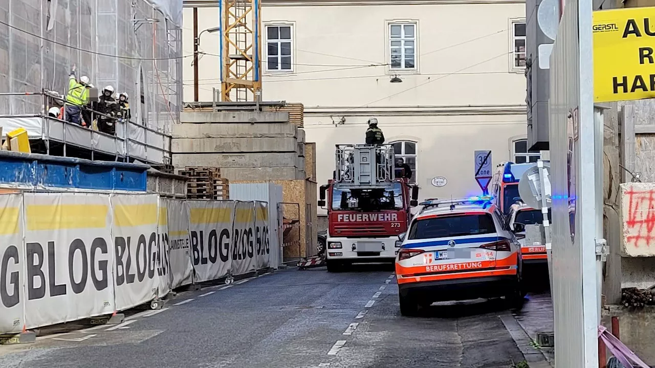 Schockraum! Mann stürzt in Wien metertief von Gerüst