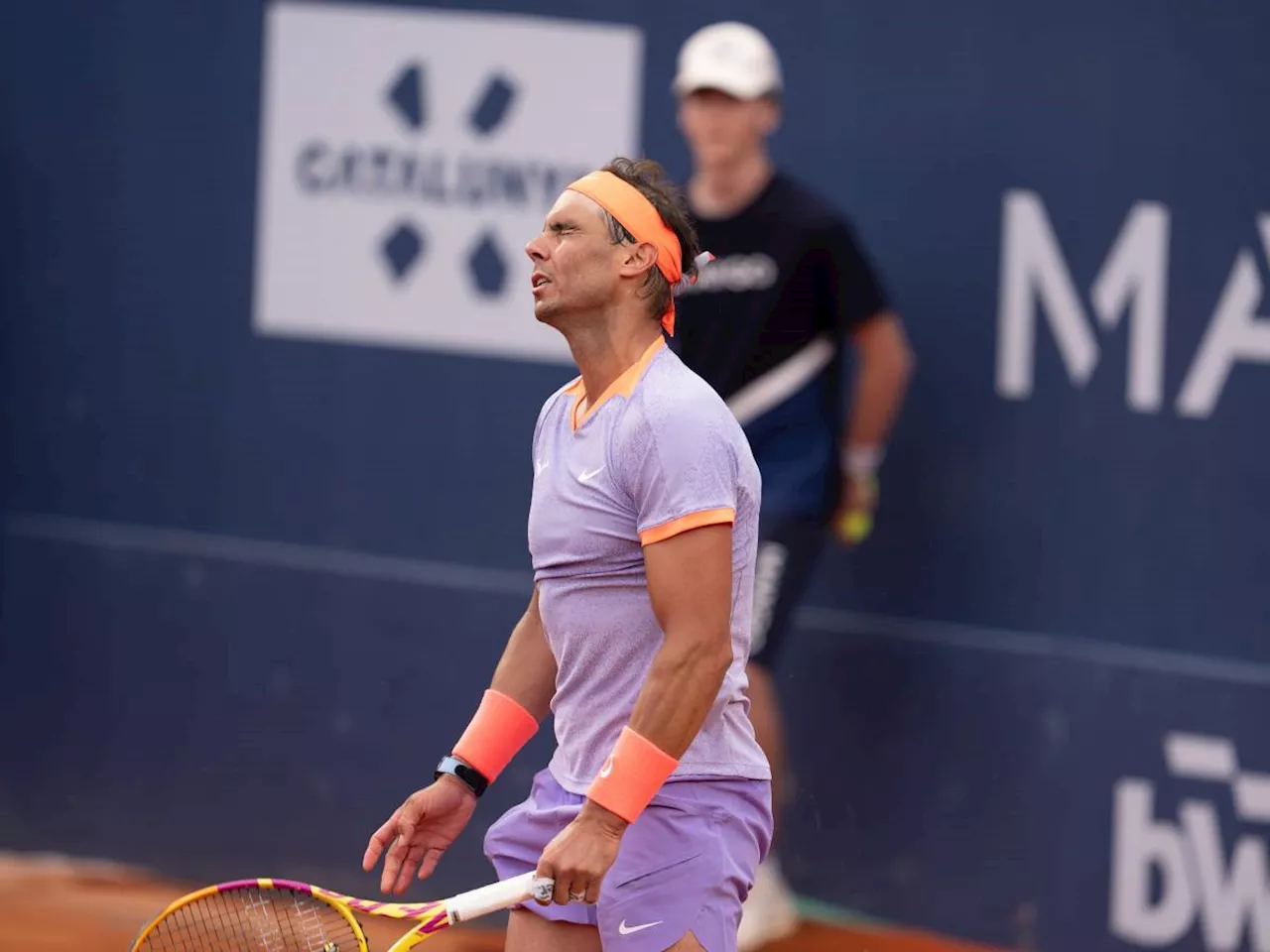 Nadal crolla contro De Minaur e saluta Barcellona sul campo che porta il suo nome