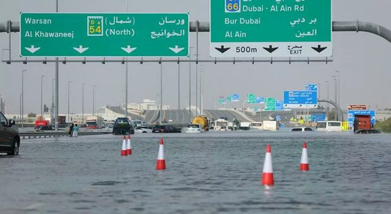 Piogge torrenziali a Dubai. «La colpa è del piano per “bombardare” le nubi»