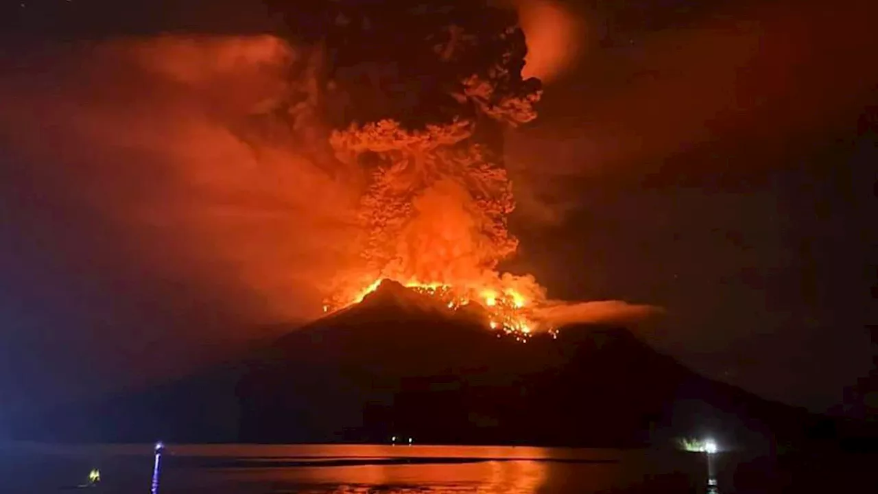 More than 11,000 people urged to flee as Indonesian volcano erupts