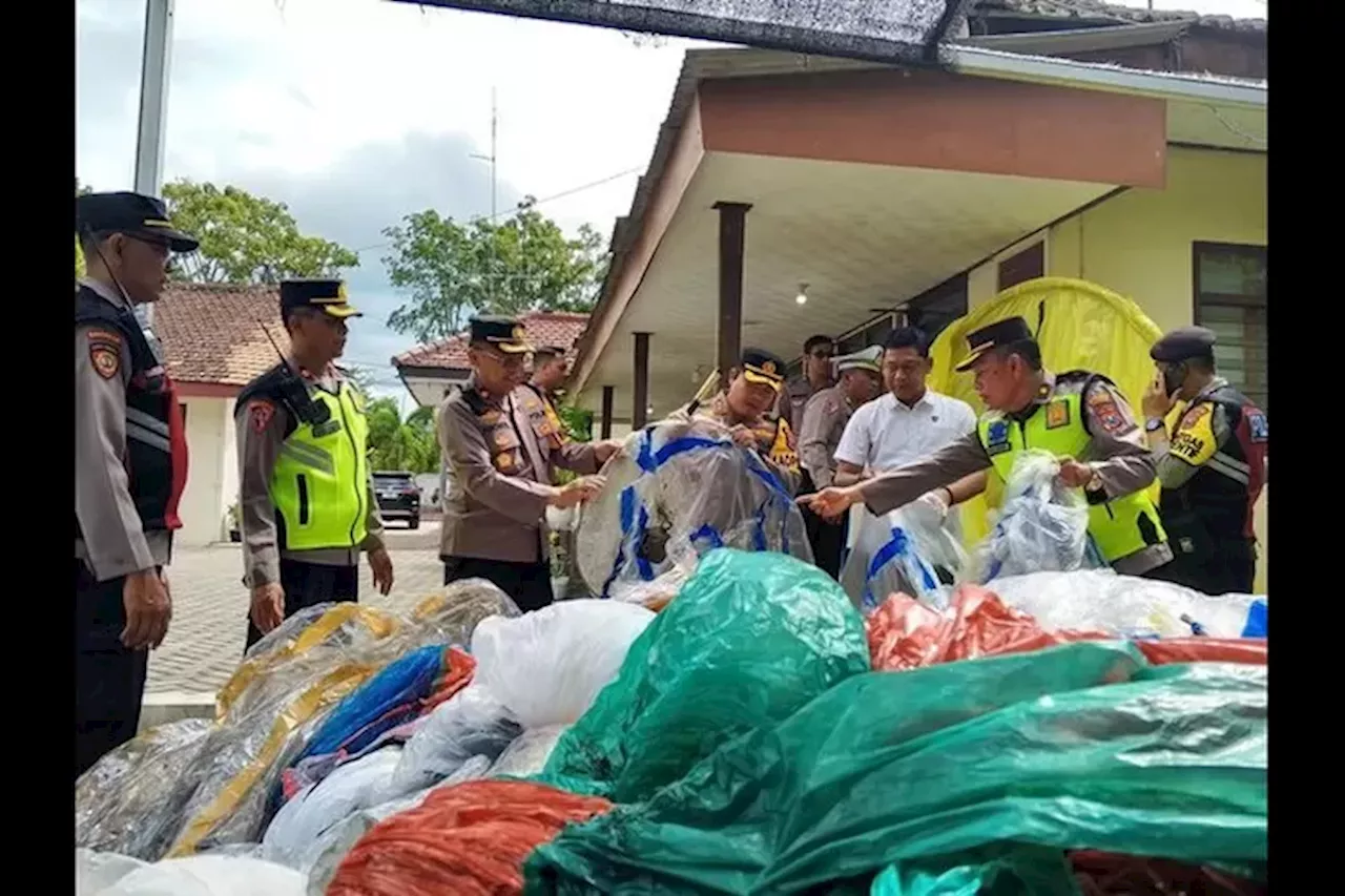 Polres Trenggalek Berhasil Mengamankan 135 Balon Udara pada Saat dan Sebelum Lebaran Ketupat