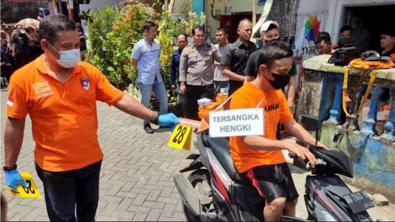 Rekonstruksi Suami Bunuh Istri dan Jasadnya Dikubur di Rumah, Korban Dianiaya 3 Hari Berturut-turut