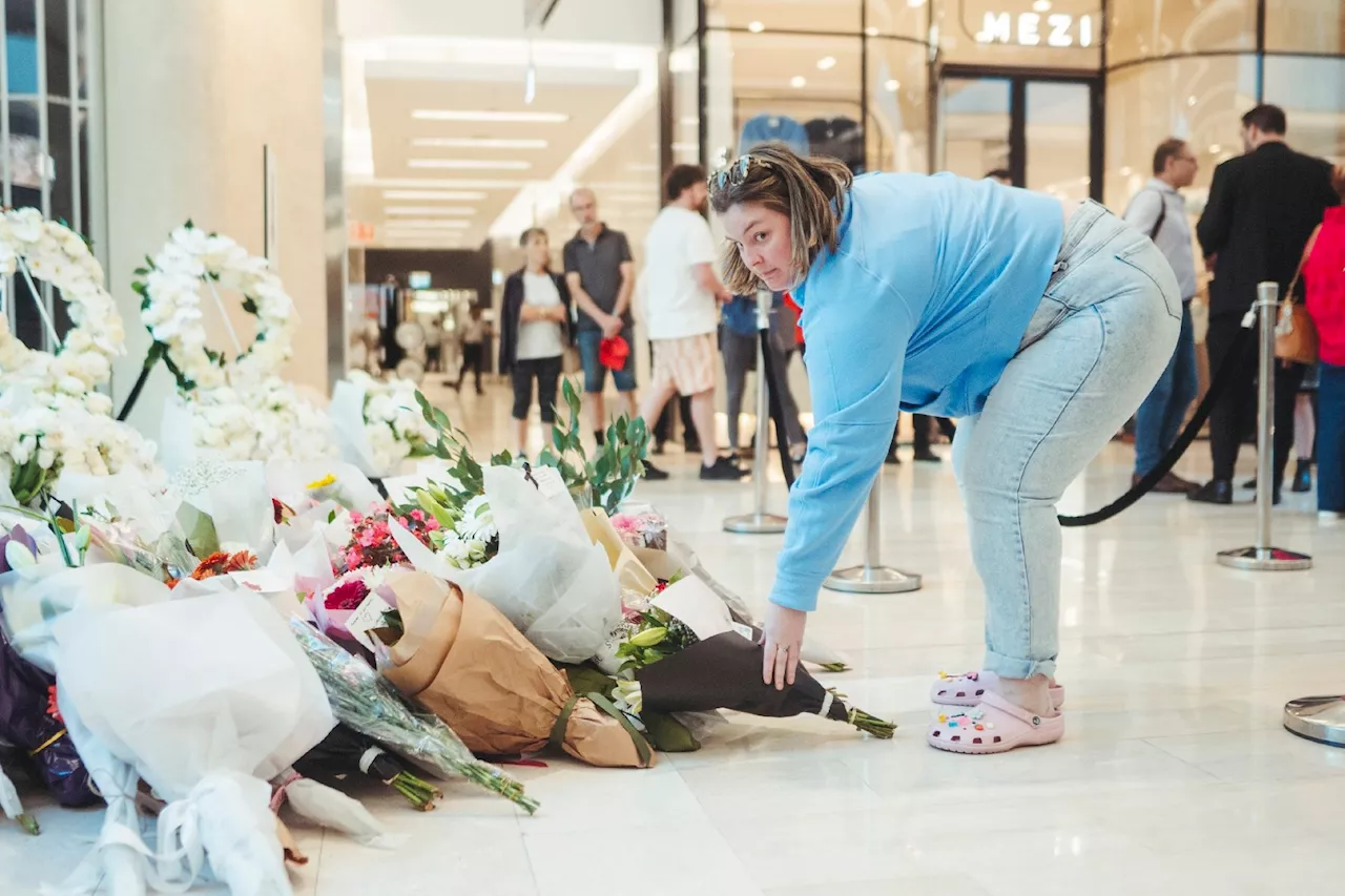 Australie: le centre commercial rouvre ses portes, cinq jours après l'attaque au couteau