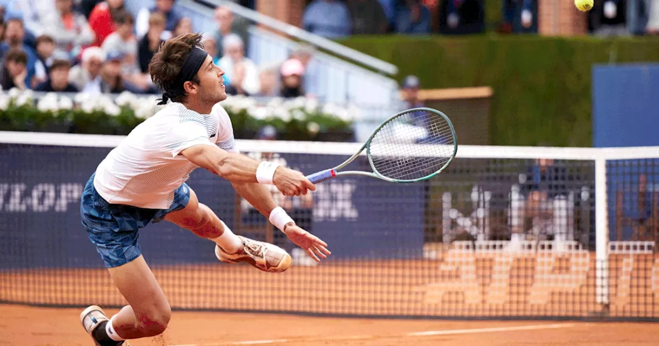 Etcheverry avanzó a cuartos de final en Barcelona pero Trungelliti no pudo; juega Díaz Acosta