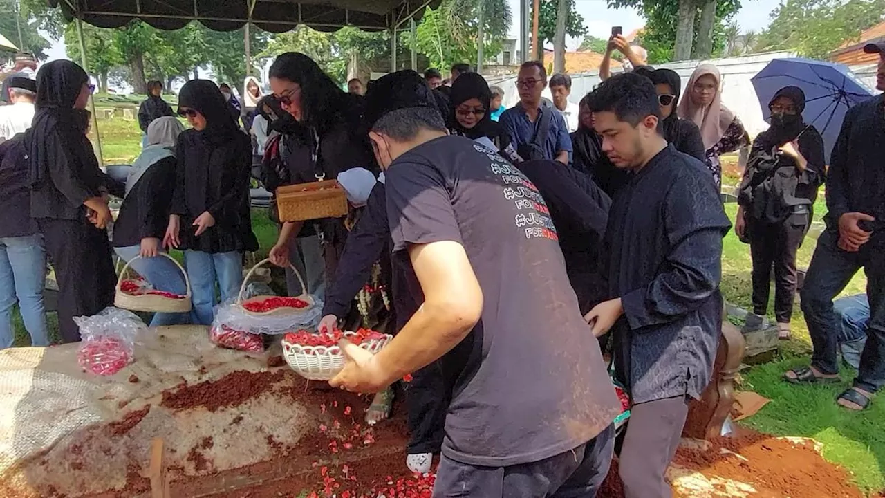 Alasan Angger Dimas Makamkan Jenazah Ibunya di Dekat Pusara Dante, Almarhumah Sempat Mimpikan Mendiang Cucunya