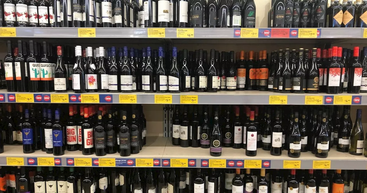 Aldi shopper spots 'genius' wine bottle design that you can pack in your bag
