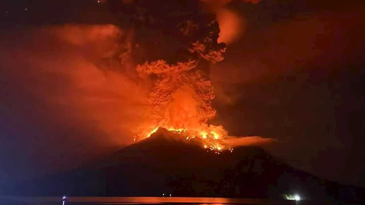 Tsunami-Warnung nach heftigem Vulkanausbruch in Indonesien