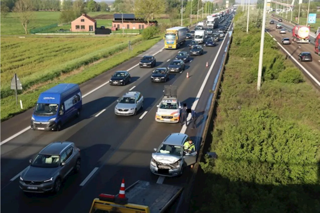 Opnieuw aanrijdingen in Lokeren op E17: twee ongevallen veroorzaken zware ochtendspits