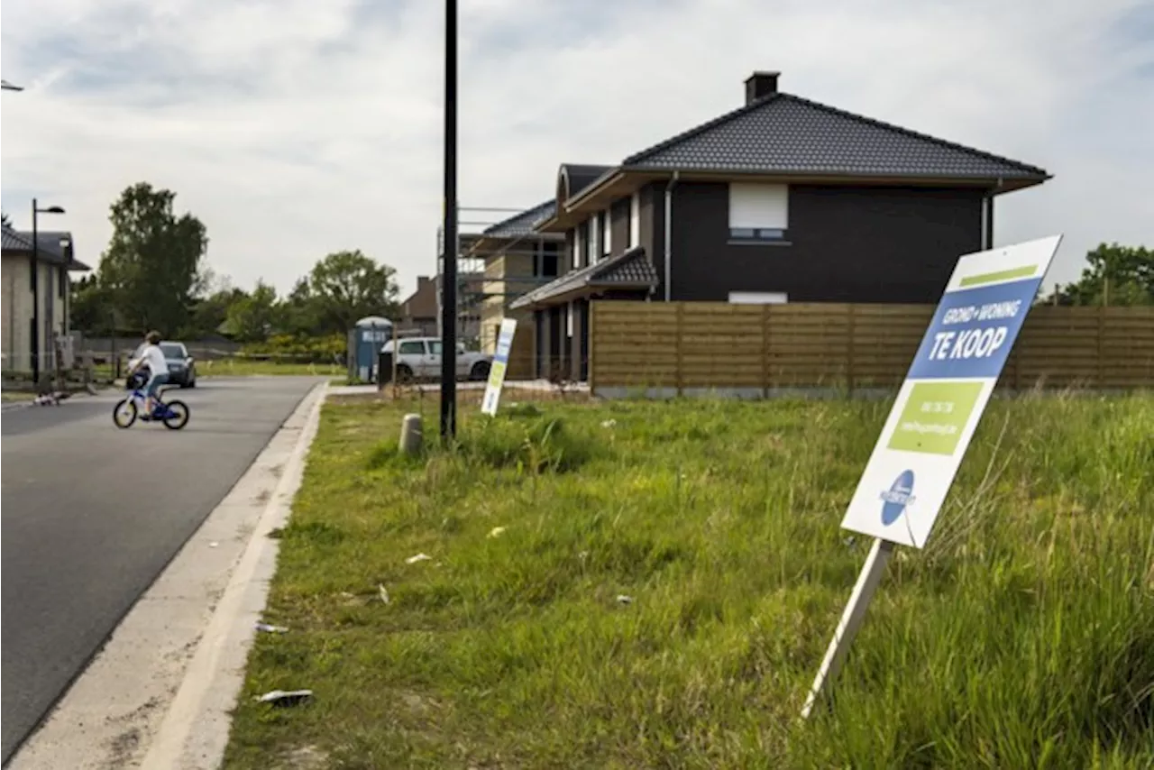 Woningverkoop én -prijzen tonen dat de “vastgoedtsunami” achter ons ligt: “De terugval is groot”