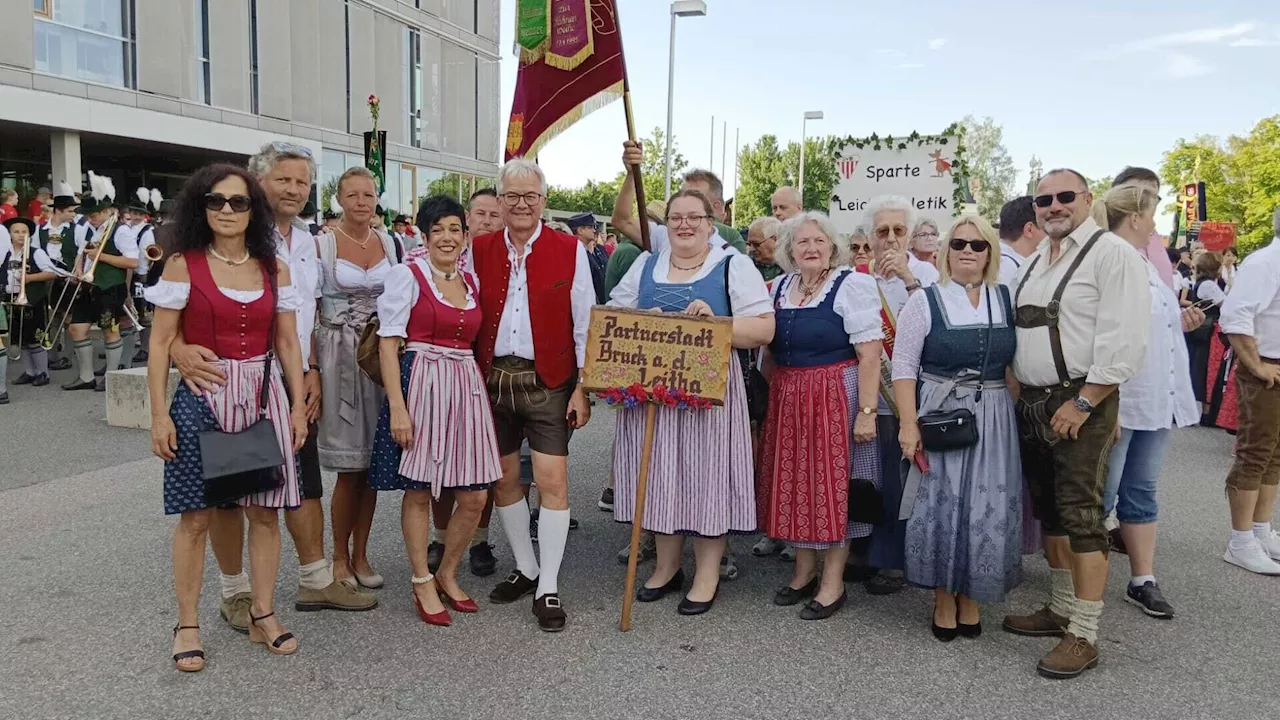 Bruck feiert seine Partnerschaft mit Bruckmühl