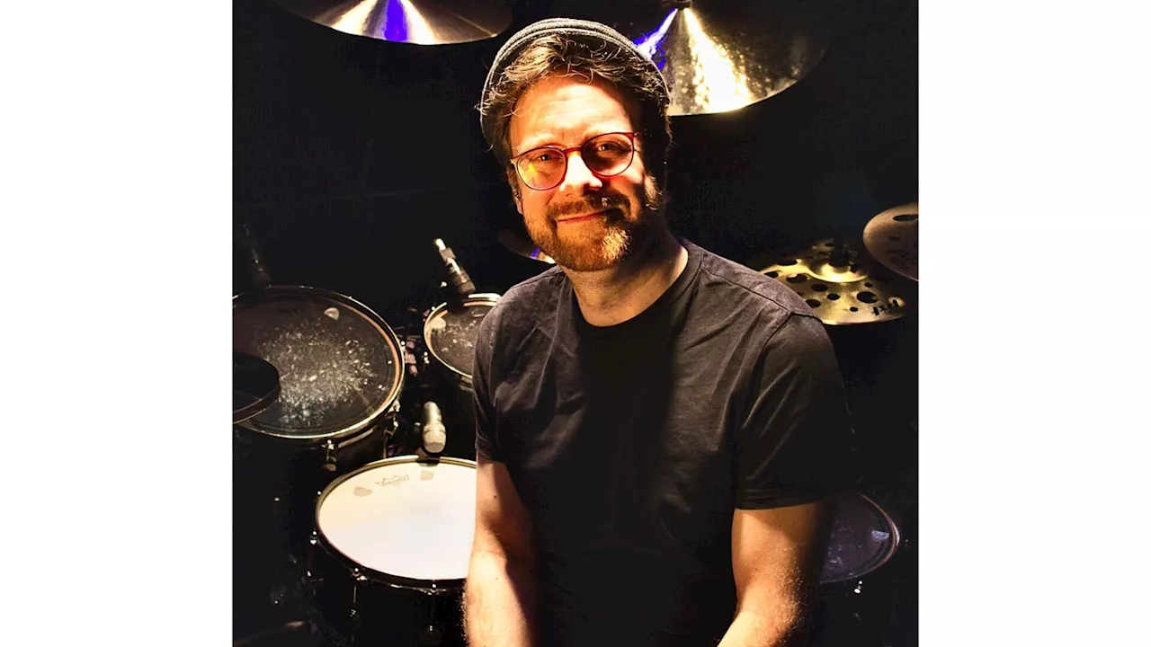 Florian Holoubek: Heimkehr nach Wr. Neustadt als Wanda-Drummer