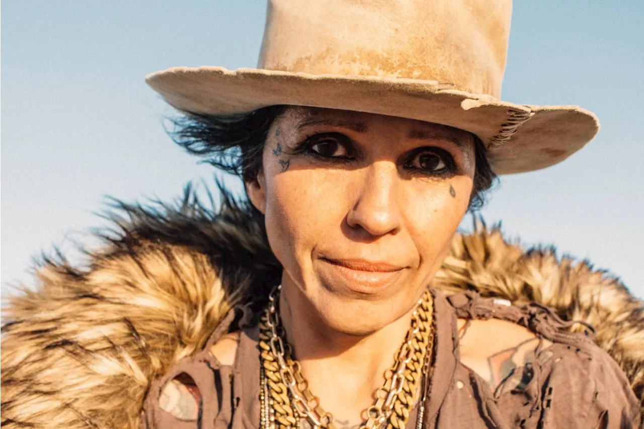 Linda Perry Opens Up About Self-Abuse, Nonstop Hustle in ‘Let It Die Here’ Trailer