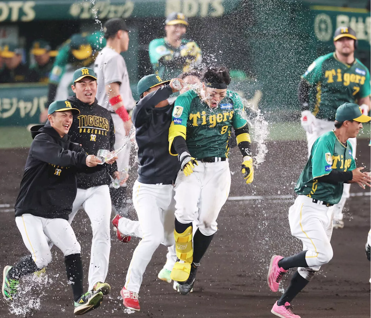 【阪神】左の大砲がプロ初のサヨナラ安打「野手がなかなか打てていないので」