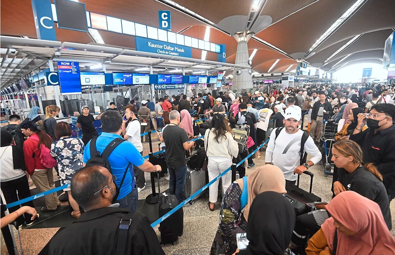 Eruption sends air traffic into chaos