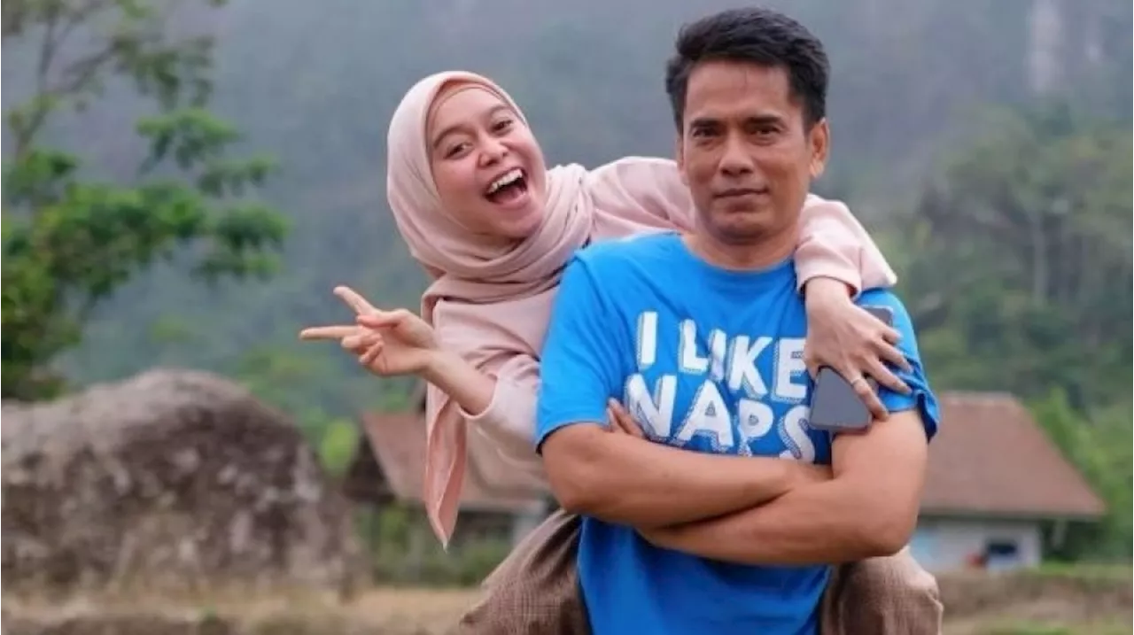 Anaknya Sudah Jadi Penyanyi Sukses, Viral Ayah Lesti Kejora Masih Mengarit Padi di Sawah