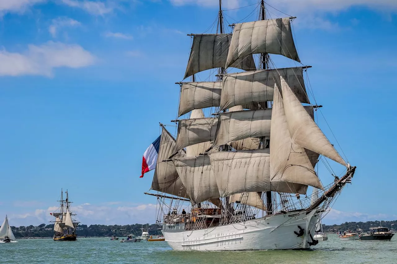 En images : « Le Français » et le « Phoenix », deux grands voiliers d’antan accostent sur le bassin d’Arcachon