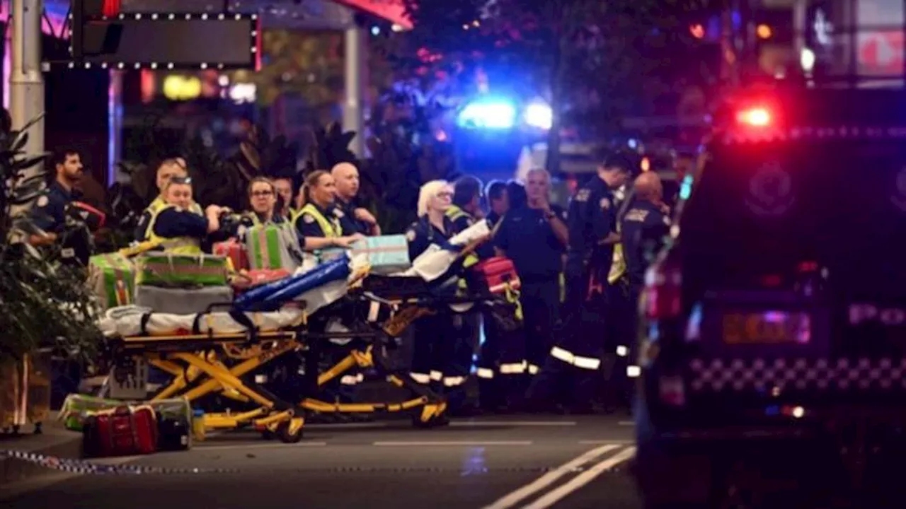 Stranger’s touching act for first responders after Bondi Junction massacre