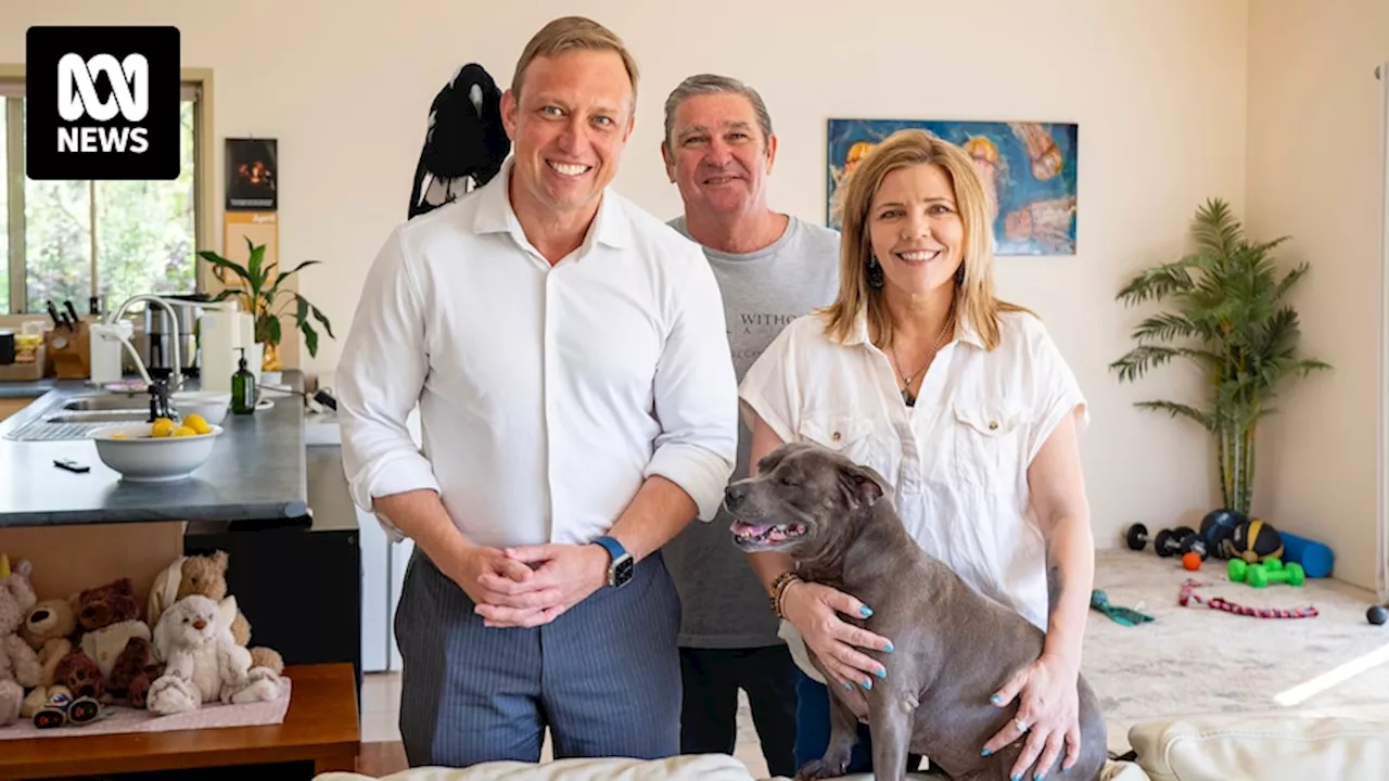 Queensland premier visits Molly the magpie after family's successful social media campaign for her return