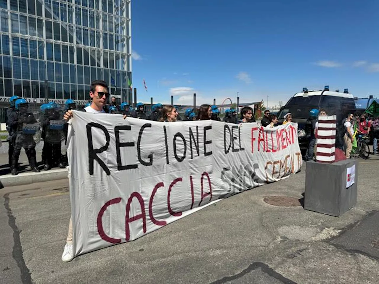 Fridays for future a Torino contro la guerra a Gaza