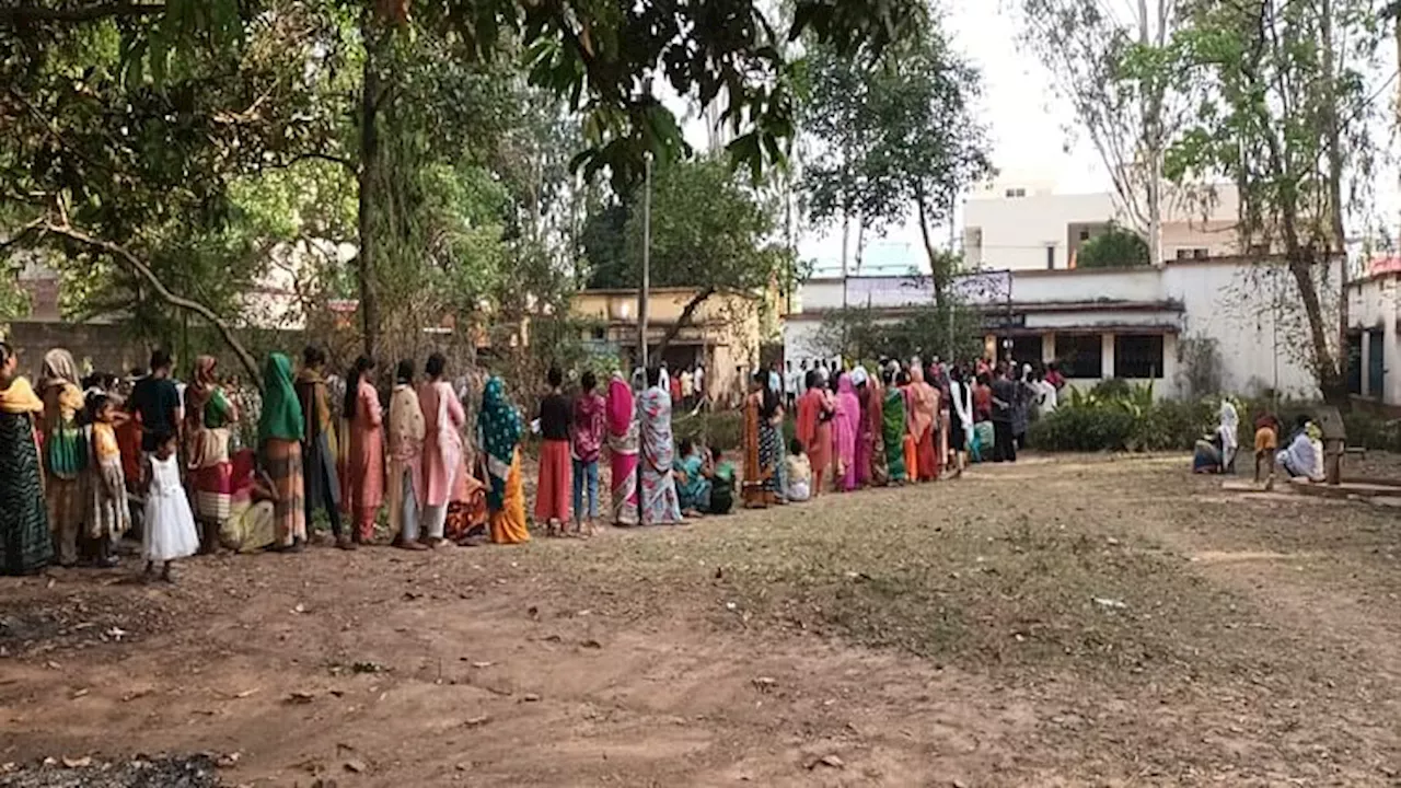 CG Lok Sabha Phase 1 Election Live: तीन बजे तक 58.14 फीसदी मतदान, UBGL ब्लास्ट में घायल जवान बलिदान