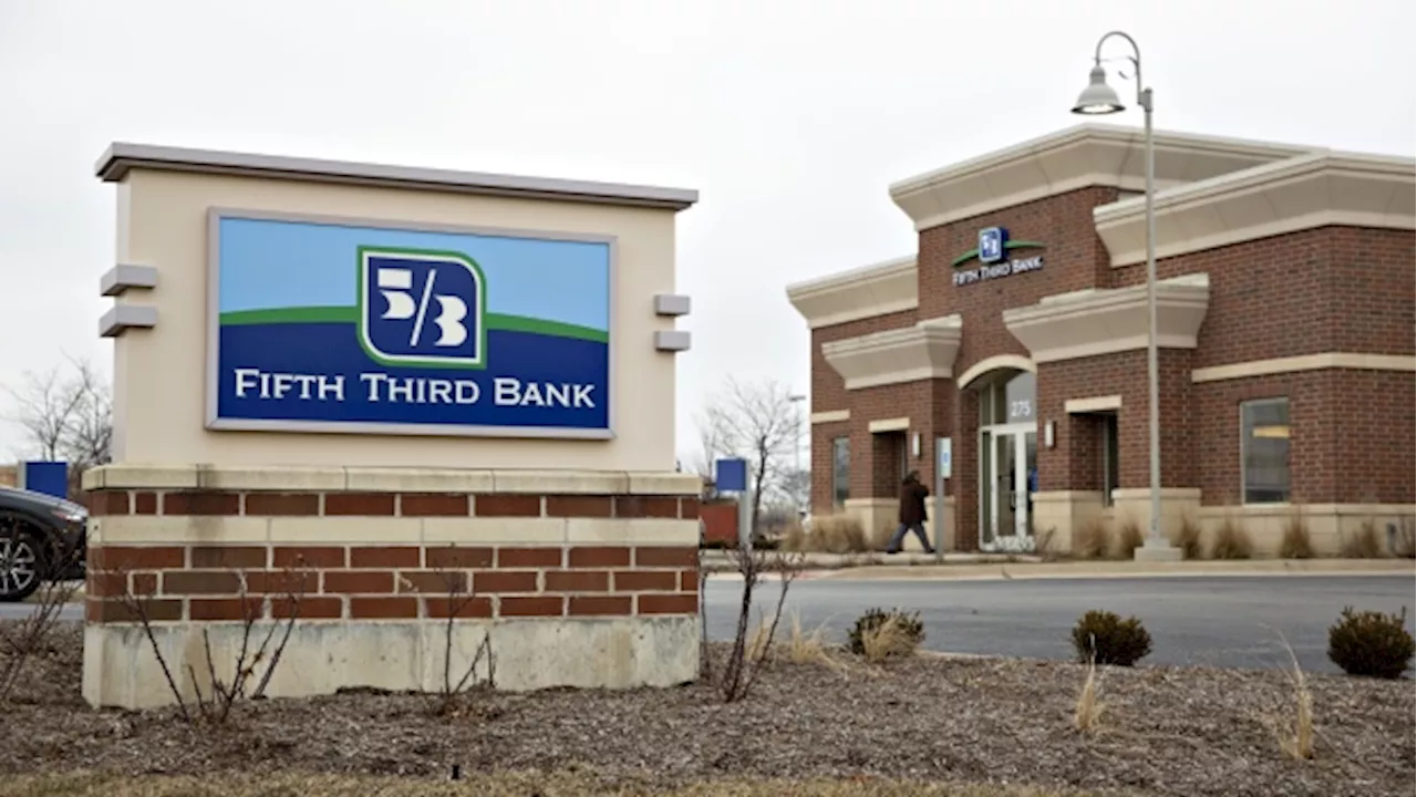 Fifth Third Jumps as CEO Calls Bottom on Net Interest Income