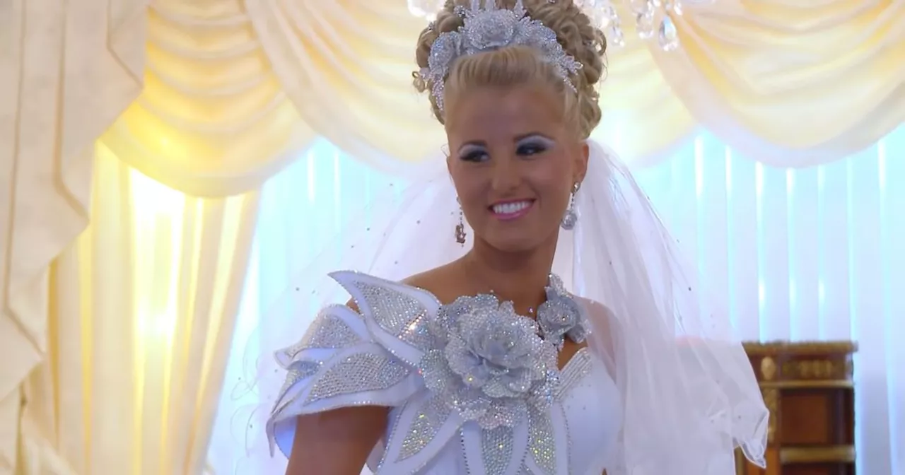 Teen traveller bride marries first cousin in huge wedding with 73 best men