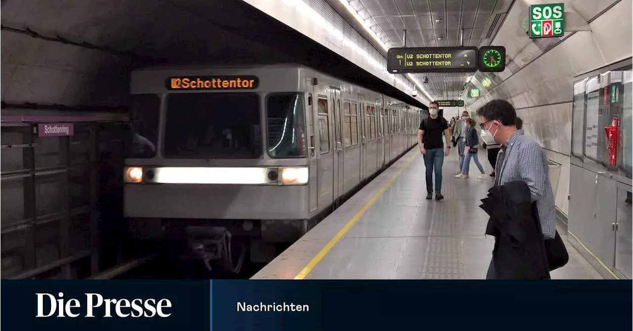 U-Bahn kracht in ein Baufahrzeug in Wien