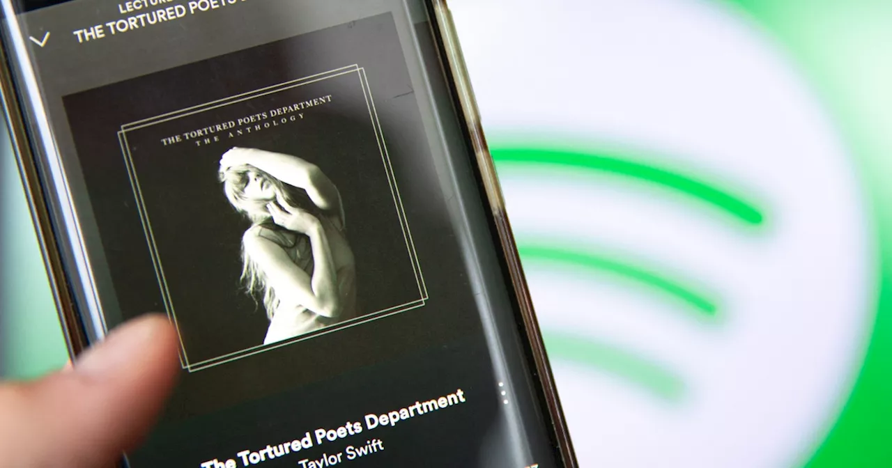 Taylor Swift lanza 'The Tortured Poets Department' como un álbum doble