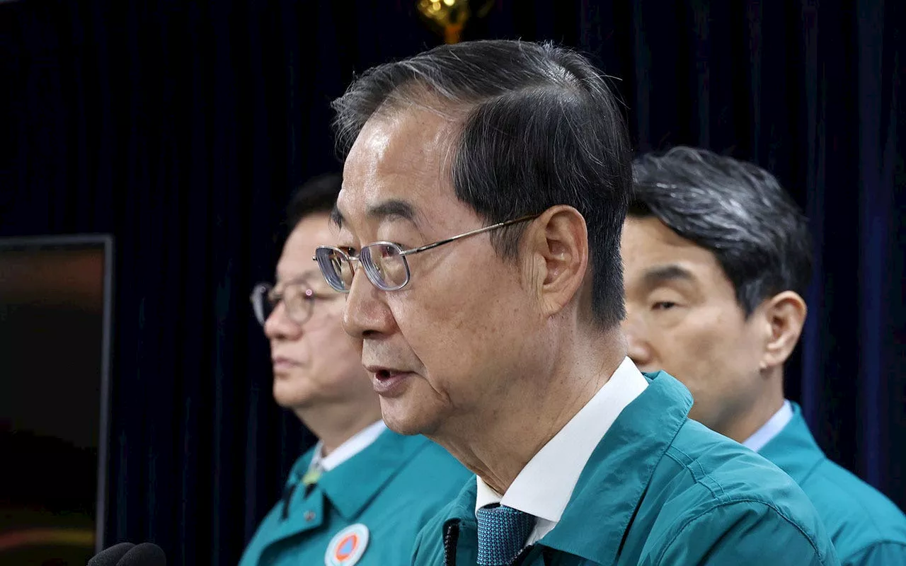 South Korea delays plan to admit more medical school students as doctors' strike drags on